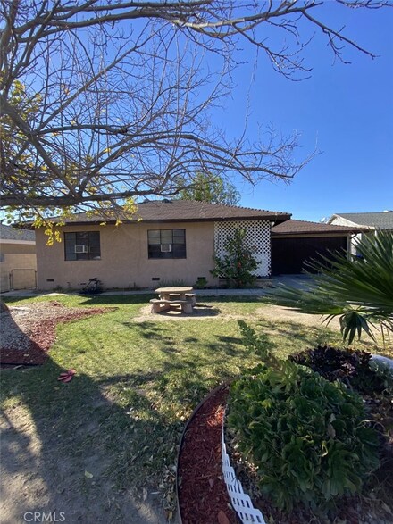9480 Locust Ave, Fontana, CA 92335