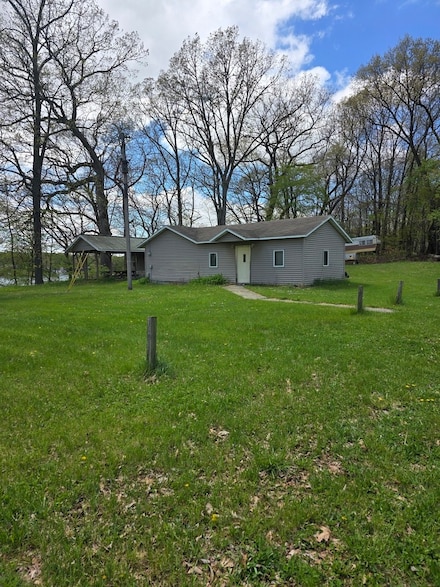 17769 Paradise Lake Rd, Vandalia, MI 49095