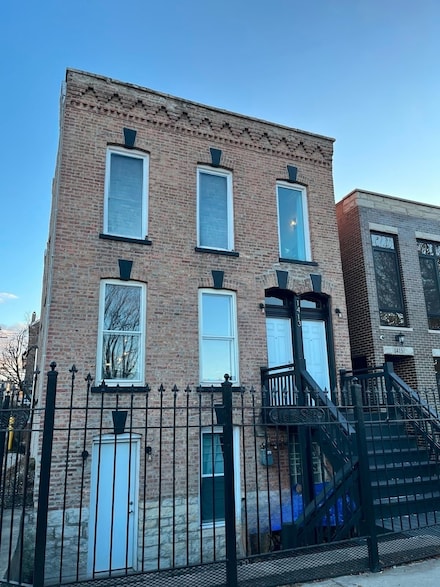 1413 W 16th St, Chicago, IL 60608