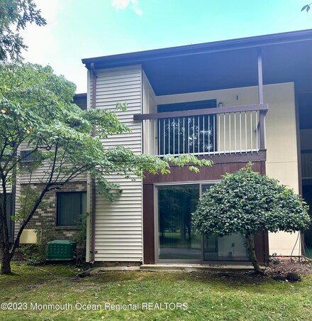 92 Arrowood Rd Unit E, Manalapan, NJ 07726