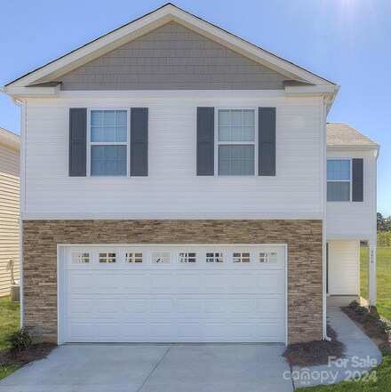 1004 20th Avenue Place SE, Hickory, NC 28602
