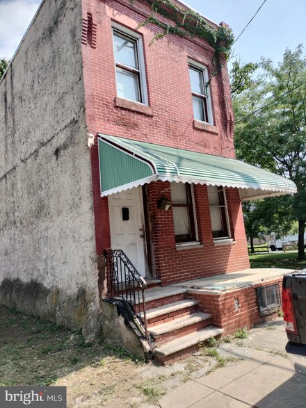 1811 N Croskey St, Philadelphia, PA 19121