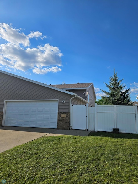 4772 Townsite Place S, Fargo, ND 58104