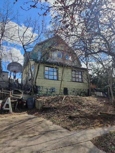 21820 36th Ave, Bayside, NY 11361