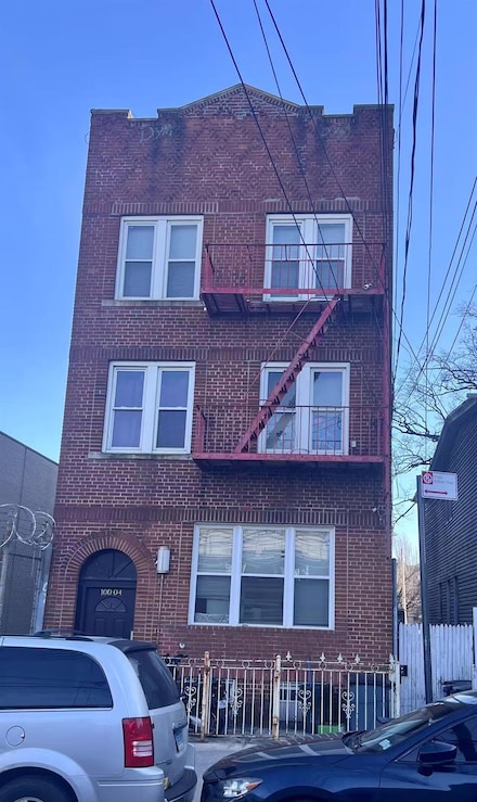 100-4 Spruce St, Corona, NY 11368