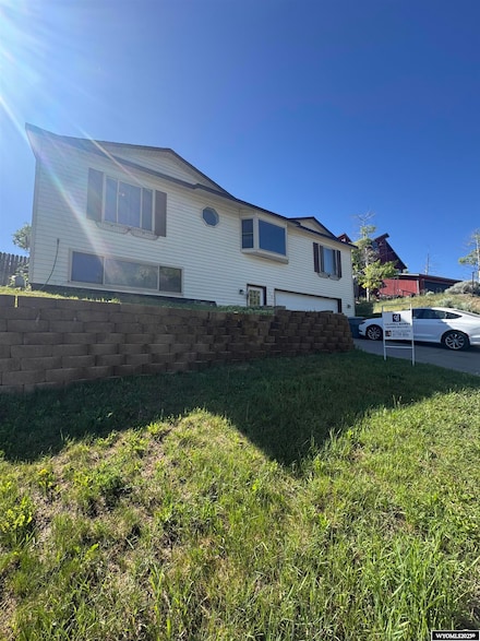110 Brookhollow Dr, Evanston, WY 82930