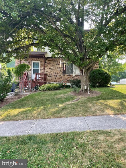 629 Leininger Ave, Mohnton, PA 19540