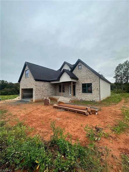444 Lenalan Dr, Lexington, NC 27295