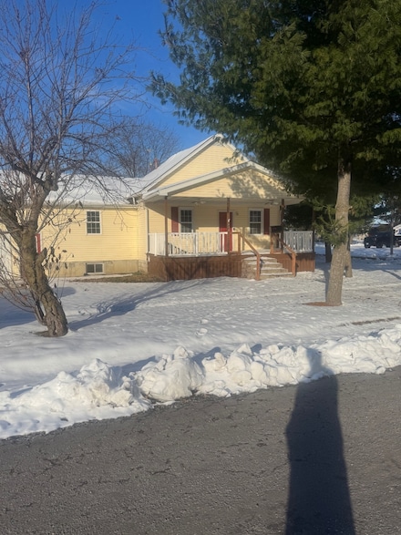 439 E Clay St, Roodhouse, IL 62082