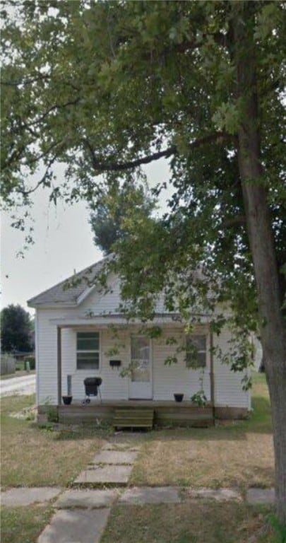 1210 E Main St, Clinton, IL 61727