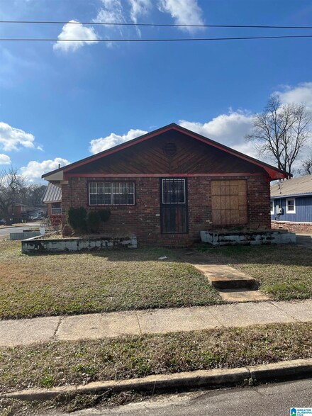 621 Jerry Coleman St, Fairfield, AL 35064
