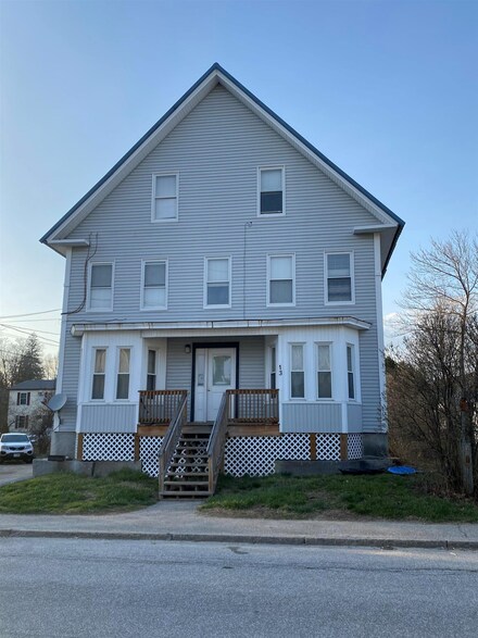 13 Myrtle St, Hillsborough, NH 03244