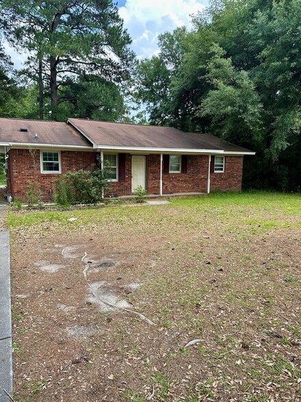 347 Old Manning Rd, Sumter, SC 29150