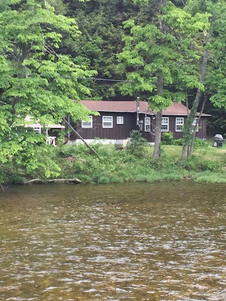 38 Forge Ln, Elizabethtown, NY 12932