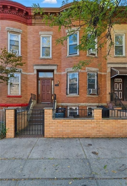 204 E 31st St, Brooklyn, NY 11226