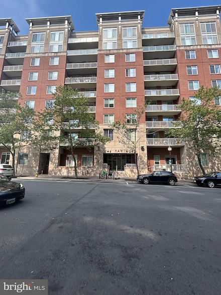 820 N Pollard St Unit 413, Arlington, VA 22203