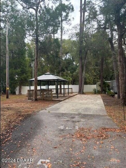 25388 NE 139th St, Salt Springs, FL 32134