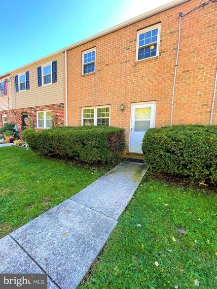 29 Game Farm Rd, Schwenksville, PA 19473
