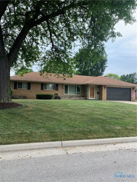 3521 Schneider Rd, Toledo, OH 43614