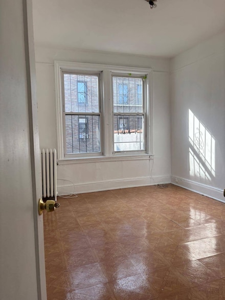 81-10 37th Ave, Flushing, NY 11372