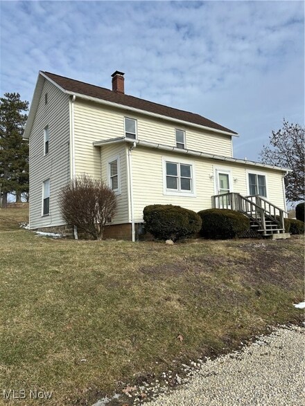 1206 Kensington Rd NE Unit 33D, Carrollton, OH 44615