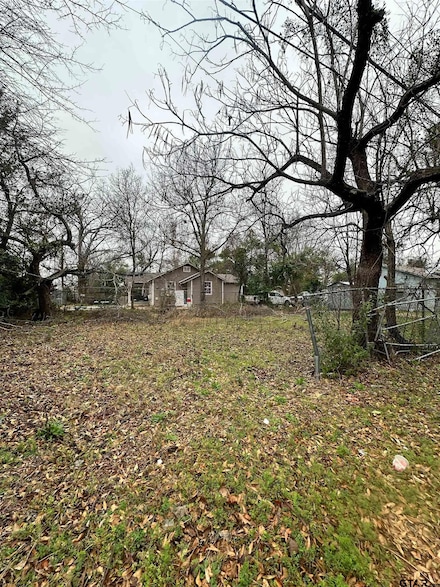 1103 S Academy Ave, Tyler, TX 75701