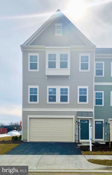242 Parkland Dr, Stephenson, VA 22656