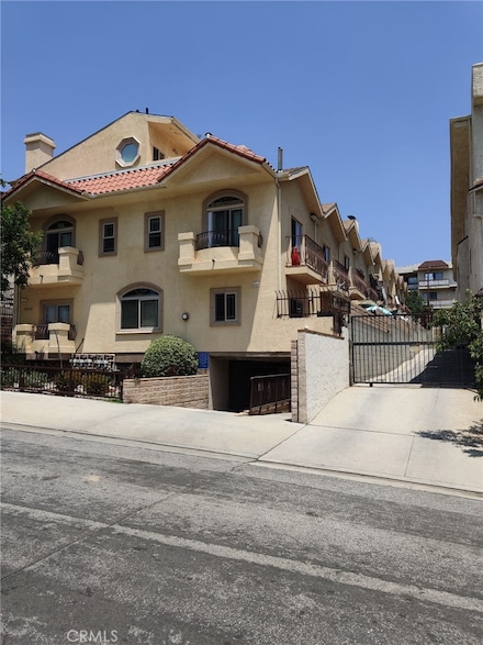 10220 Samoa Ave Unit 102, Tujunga, CA 91042