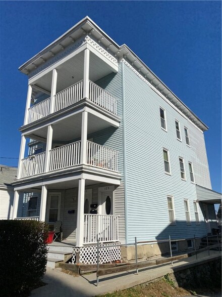 175 6th Ave, Woonsocket, RI 02895