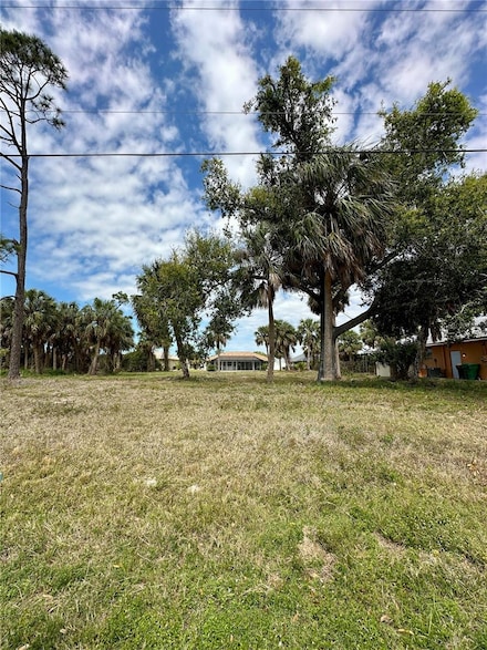277 Annapolis Ln, Rotonda West, FL 33947