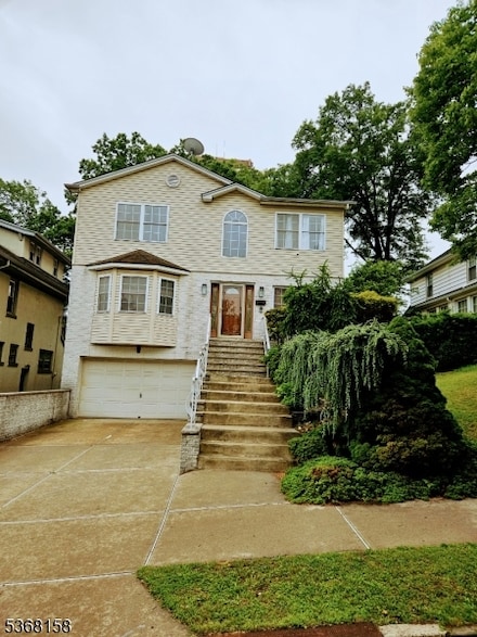 30-32 Custer Ave, Newark, NJ 07112