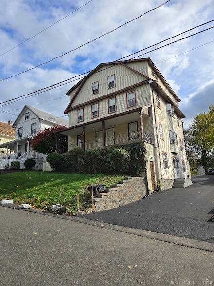 144 Pine St Unit D, Greenwich, CT 06830