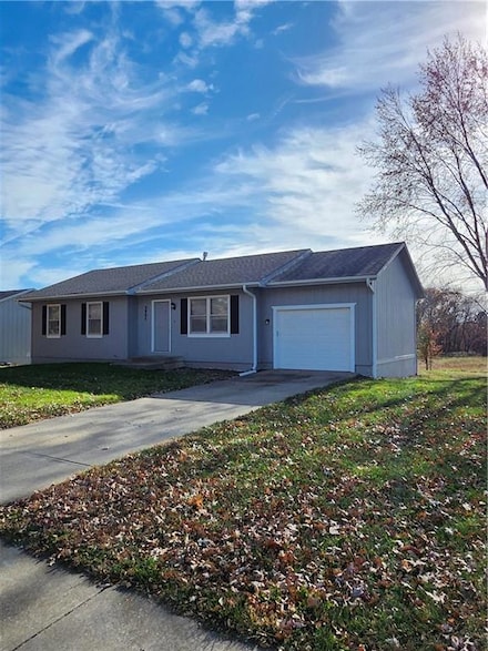 2005 Stacy Rd, Harrisonville, MO 64701