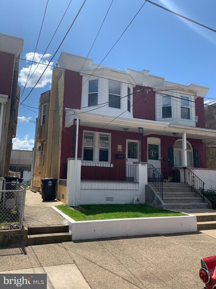 1251 E 11th St, Crum Lynne, PA 19022