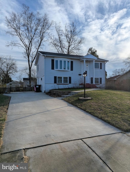 9613 King George Dr, Manassas, VA 20109