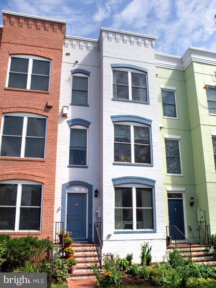 912 3rd St SE, Washington, DC 20003