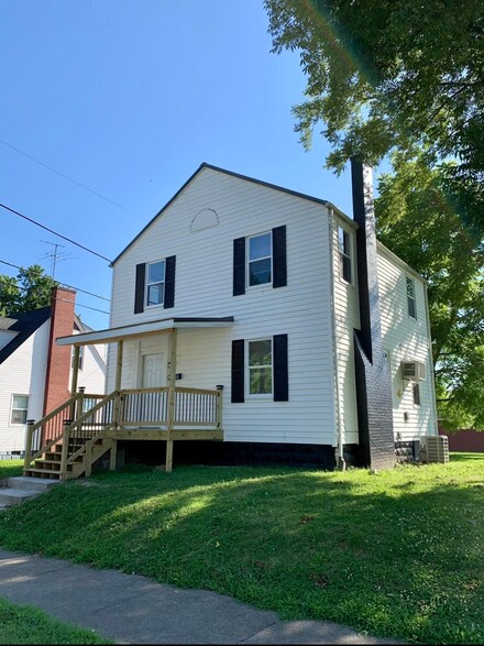 820 10th St W, Huntington, WV 25704