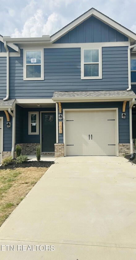 1434 Mountain Quail Cir, Maryville, TN 37801