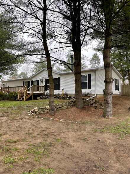 486 Daniel St, Kalamazoo, MI 49048