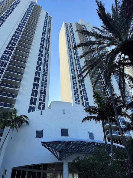 19111 Collins Ave Unit 2704, Sunny Isles Beach, FL 33160