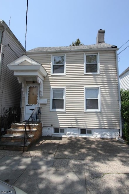 74 Houston St, Newark, NJ 07105