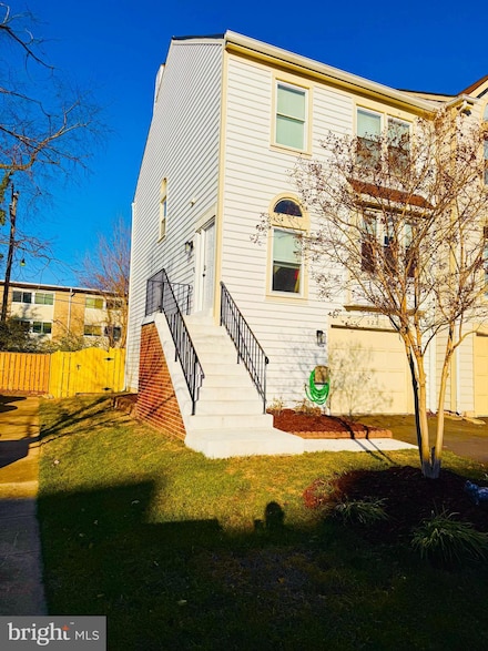 529 Dakota Dr, Herndon, VA 20170