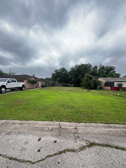 5230 Stuyvesant Ln, Houston, TX 77021