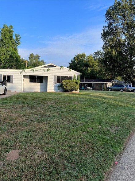 1713 Oriole St, Bossier City, LA 71112