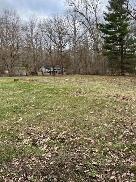 1261 Pine Rd, Allegan, MI 49010