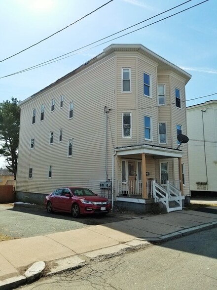 13 Beckford St, Beverly, MA 01915