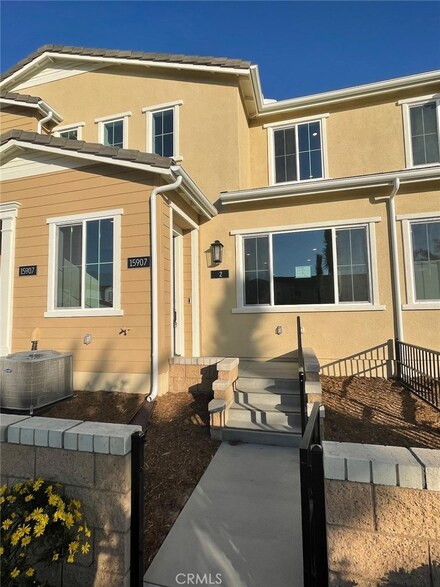 15907 Stresa Ln, Fontana, CA 92336