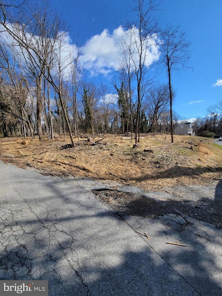 985 Fillmore St, Harpers Ferry, WV 25425
