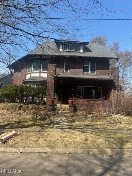 26 Borton Ave, Akron, OH 44302