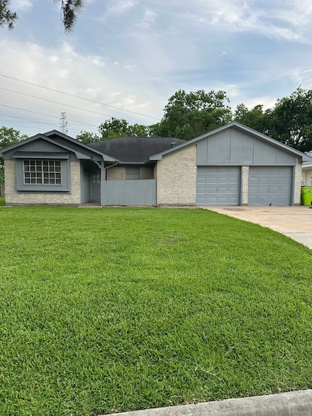2015 Adams St, Missouri City, TX 77489